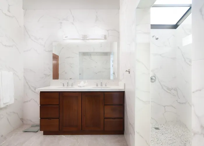 Casa Woodbine Private House On