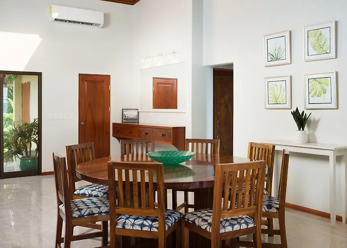 Сasa de vacaciones Casa Woodbine Private House On